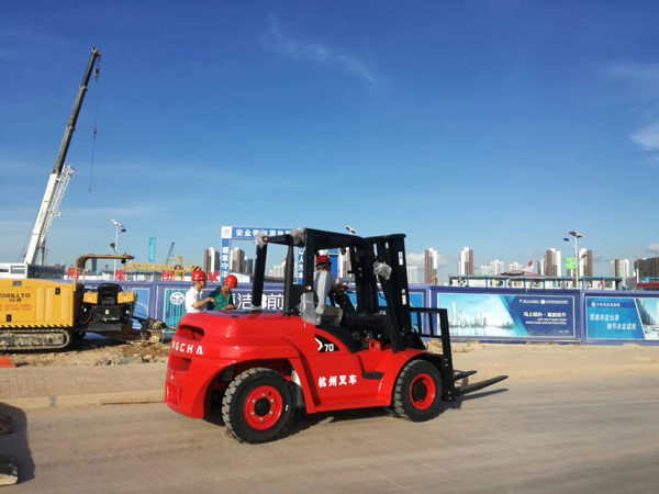 杭州叉車：內燃叉車換擋知識！